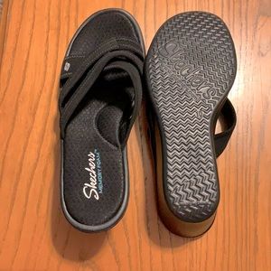 Skechers wedges size 10. Super cute! New.